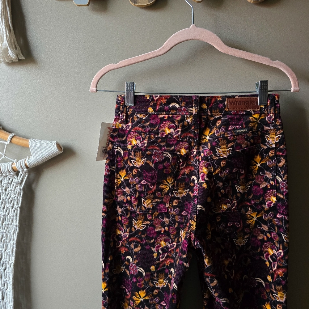 Wrangler High-Rise Fierce Flare Floral Printed Corduroy Jeans Nwt - Picture 6 of 8